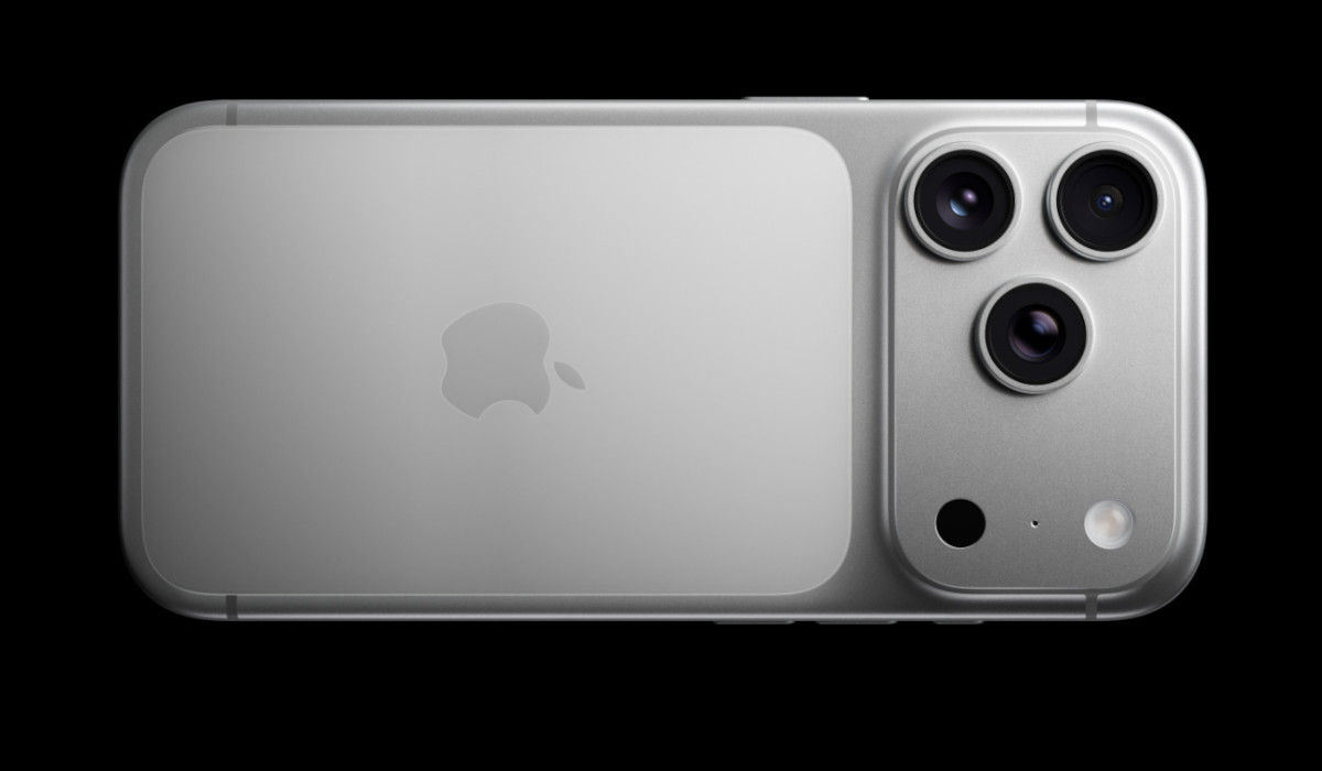 Smartfon Apple iPhone 17 Pro Max widok na tył smartfona