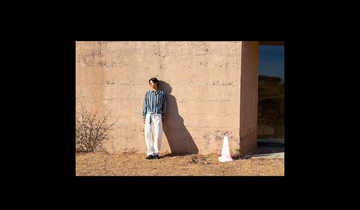 Smartfon Apple iPhone 17 Pro Max grafika przedstawia mężczyznę na zdjęciu