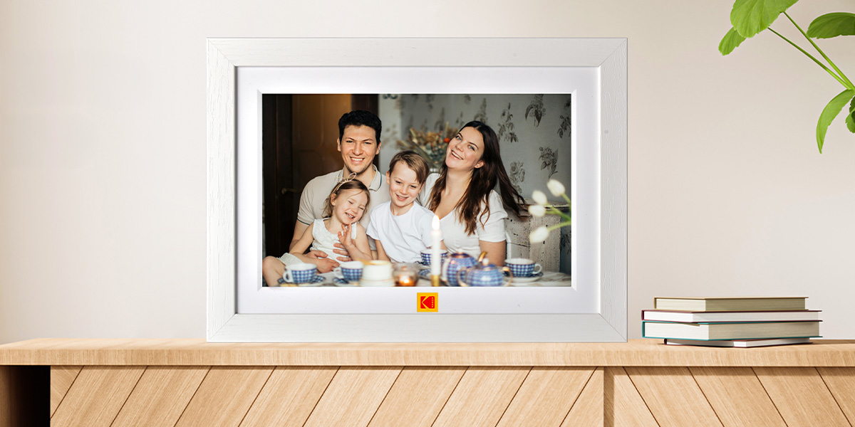 Ramka cyfrowa do zdjęć Kodak RCF-1018 biała front