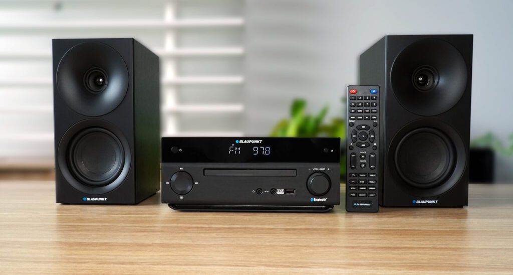 Mikrowieża Blaupunkt MS30.2BT Bluetooth czarna widok od frontu