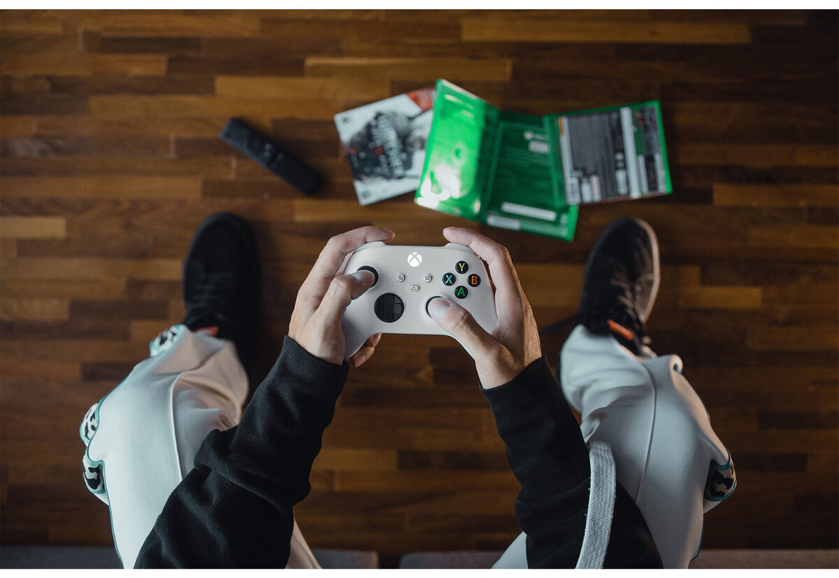 Kontroler Microsoft Xbox Series Wireless zielony ze zbliżeniem na przyciski