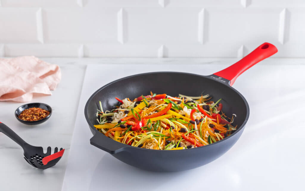 Patelnia wok Zwieger Obsidian 28 cm pod skosem