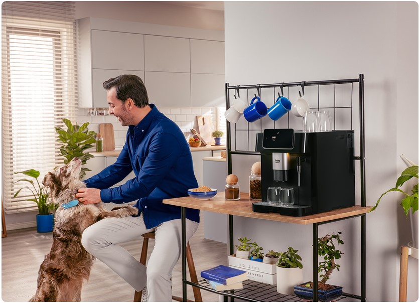 Ekspres ciśnieniowy Beko CEG3194B czarny