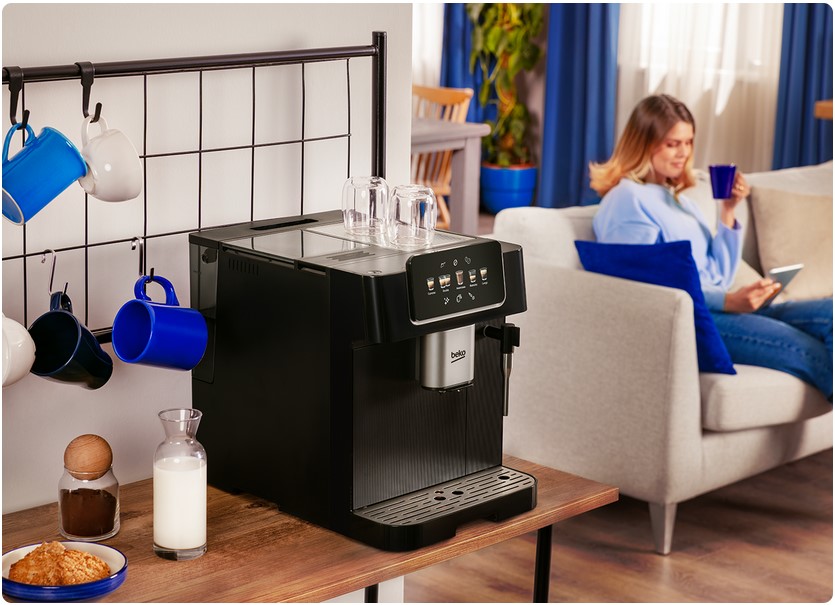 Ekspres ciśnieniowy Beko CEG3194B czarny