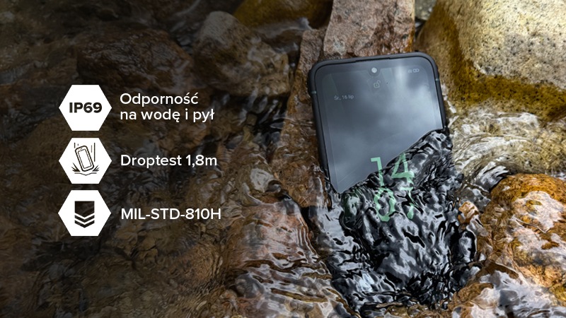 Smartfon Hammer Ranger 6/128 GB czarny zanurzony w wodzie