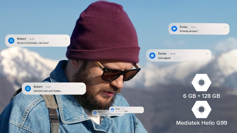 Smartfon Hammer Ranger 6/128 GB czarny mężczyzna odczytujący wiadomości 