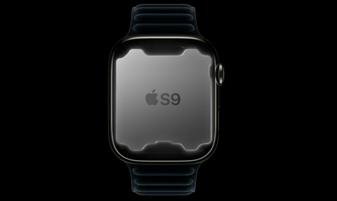 Smartwatch Apple Watch Series 9 GPS + Cellular stal nierdzewna 45 mm + bransoleta mediolańska złota widok od frontu