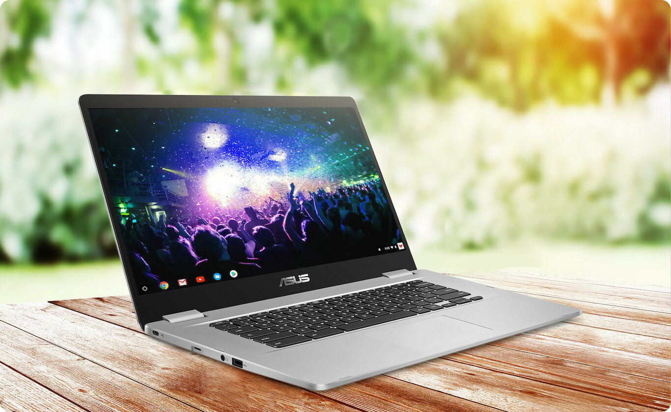 Laptop ASUS Chromebook C523 widok od lewej strony na ekran