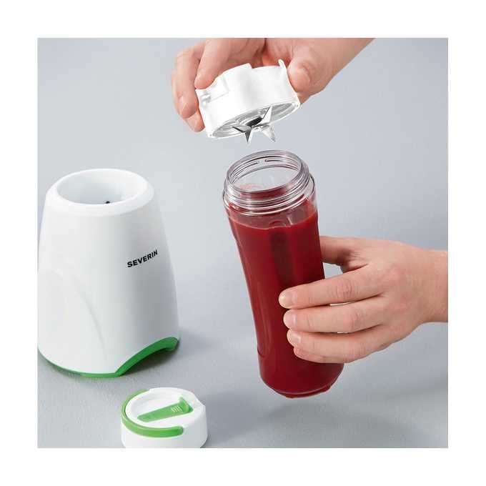 Blender do smoothie Mix and Go SEVERIN SM 3735 300W Biało-zielony widok na mikser z wyjętymi ostrzami