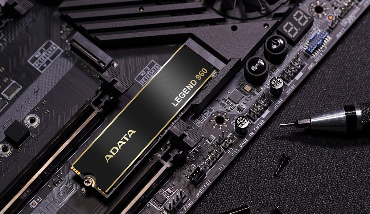 Dysk SSD Adata Legend 960 1TB M.2 PCIe Gen4 NVMe montaż dysku w płycie głównej