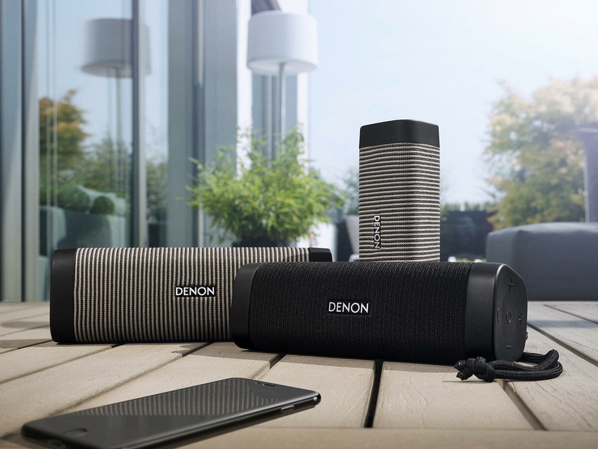 Przenośny głośnik Bluetooth DENON NEW ENVAYA POCKET DSB250BTBGEM szaro-czarny widok od przodu na dwie wersje kolorystyczne