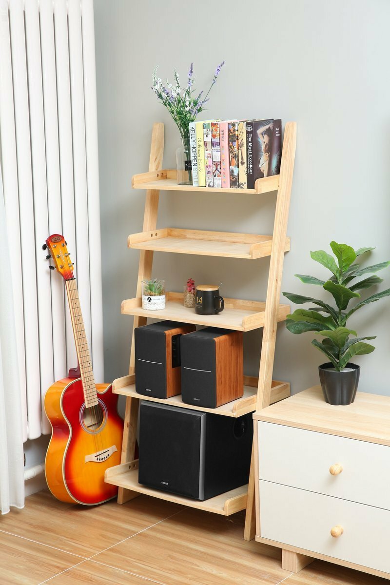 Głośniki Edifier R1280Ts w domowej scenerii