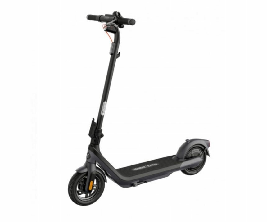 Hulajnoga elektryczna Segway E2 PRO czarna widok pod skosem