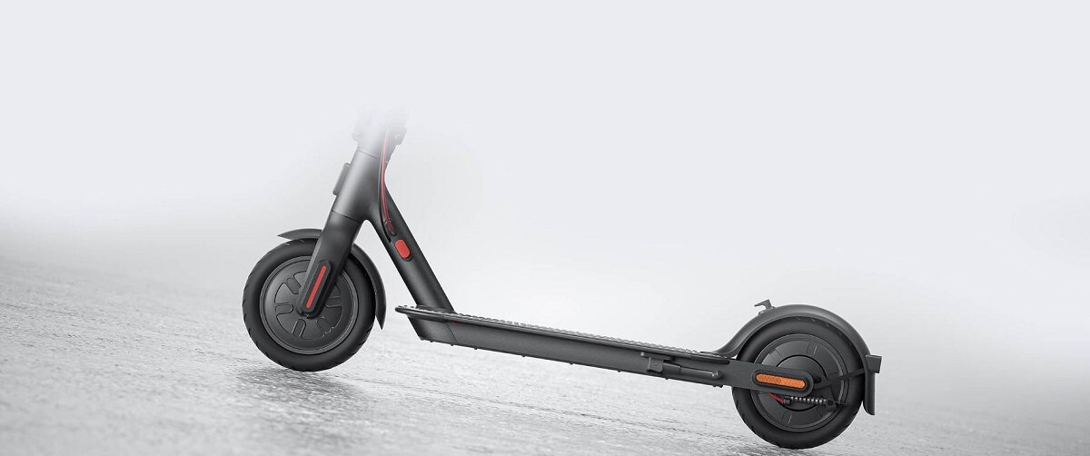 Hulajnoga elektryczna Xiaomi Electric Scooter 3 Lite NE widok hulajnogi z boku