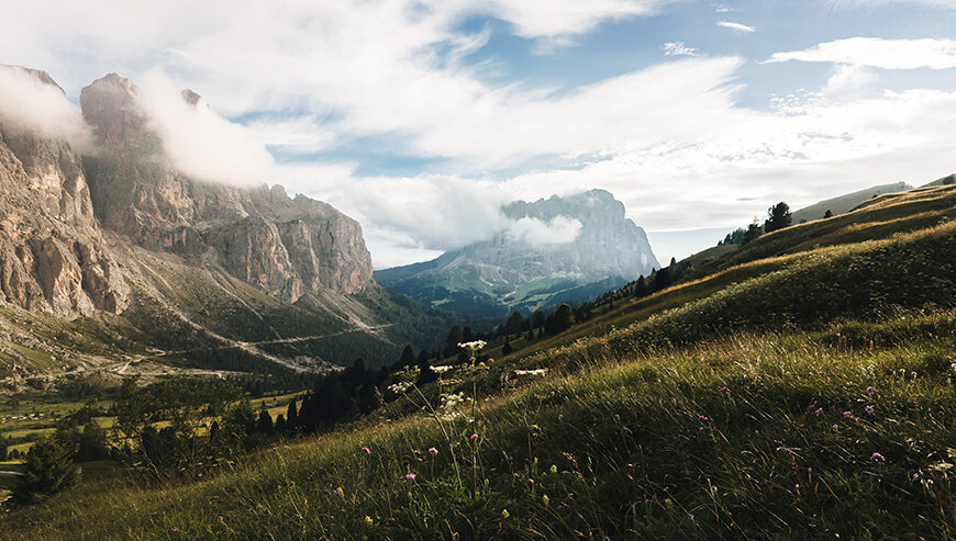 Kamera DJI Osmo Pocket 3 widok na ujęcie przedstawiające góry