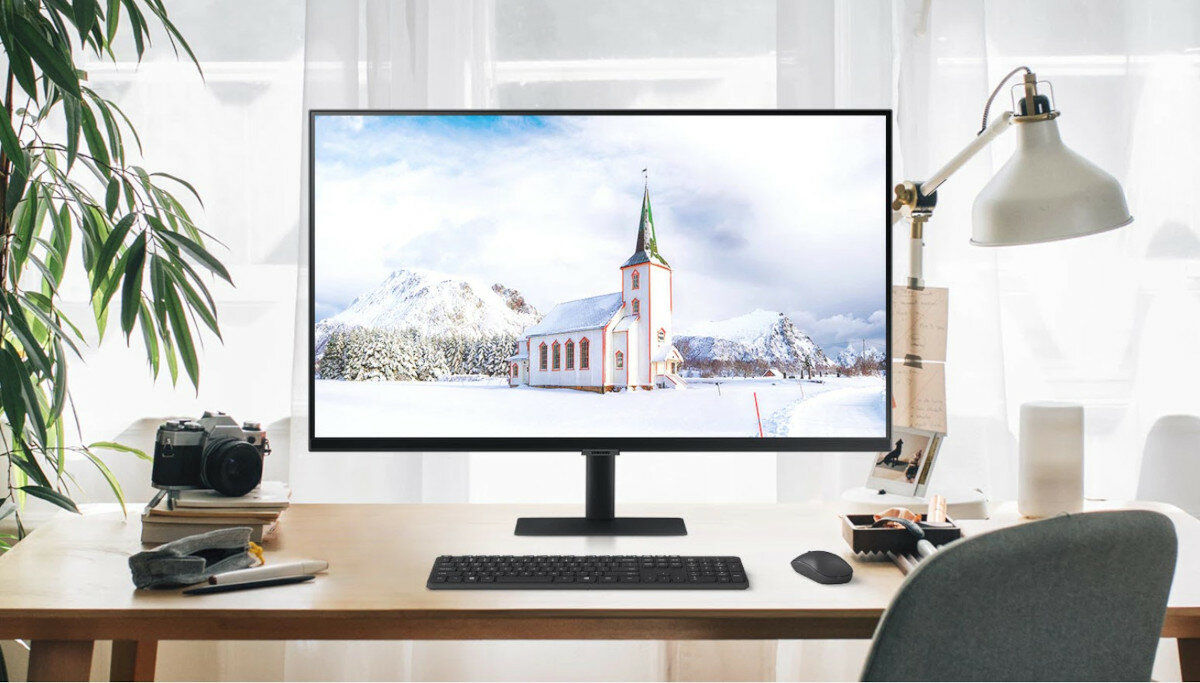 Monitor Samsung LS32A700NWUXEN front monitora