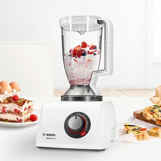 Robot kuchenny Bosch MC812W620 1100W widok na blender kielichowy założony na robota