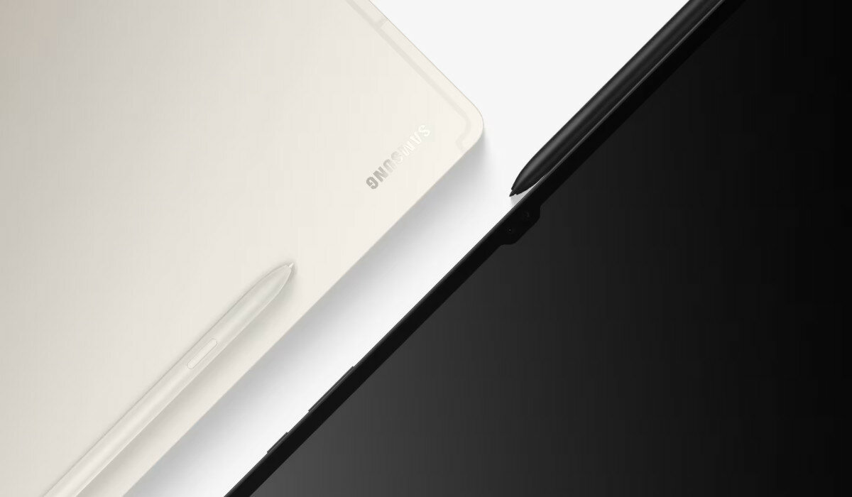 Rysik Samsung S Pen do Tab S9 beżowy widoczne dwie wersje kolorystyczne rysików