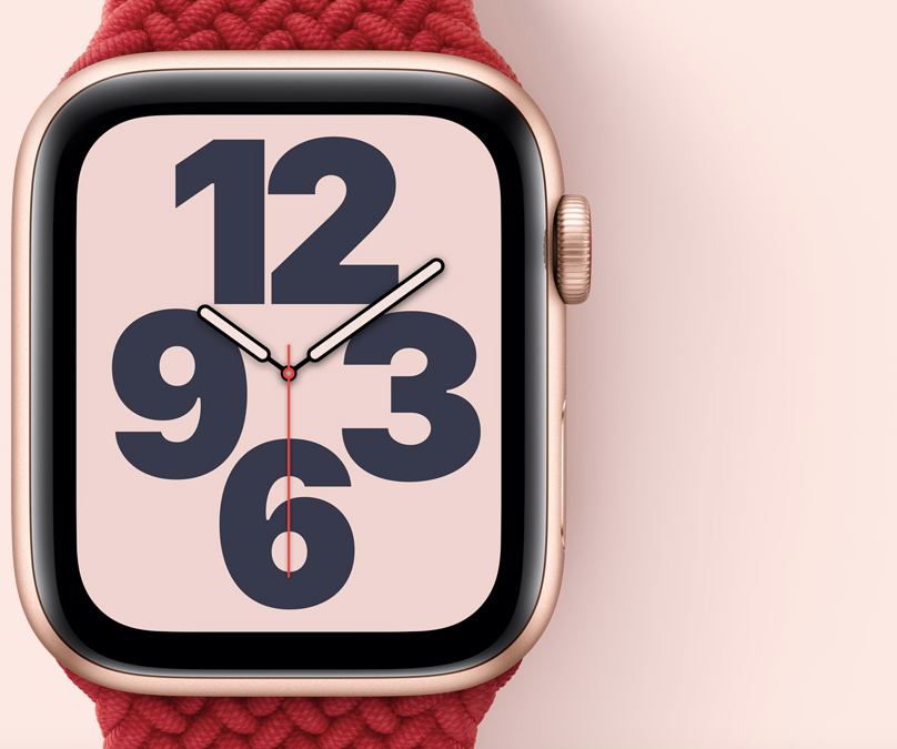 Smartwatch Apple Watch SE widok na tarczę przedstawiającą zegarek