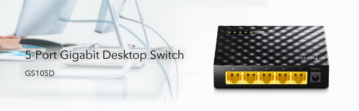 Switch Cudy GS105D Gigabit widok switcha od przodu po prawej strony, po lewej stronie monitor na biurku