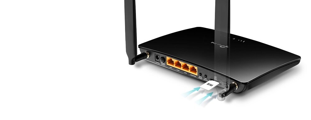 Router TP-Link Archer MR200 pod skosem w lewo z widocznym slotem na kartę SIM