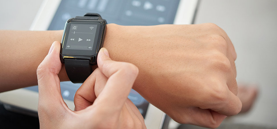 Smartwatch – czyli czym są urządzenia typu wearables?