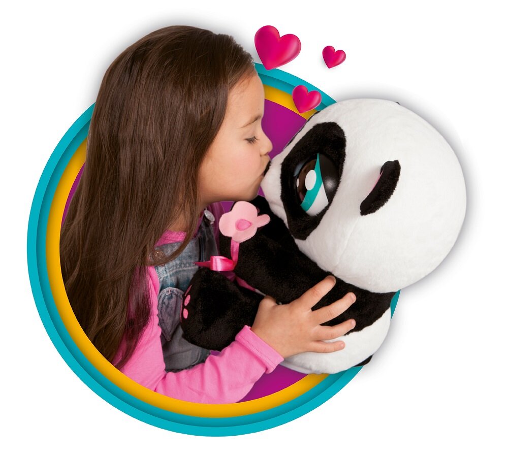 Interaktywny miś Yoyo Panda całująca dziewczynka