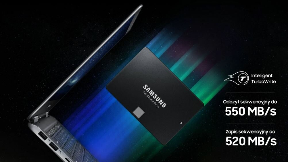 Dysk SSD Samsung 860 EVO M.2 MZ-N6E500BW 500GB dysk na tle laptopa