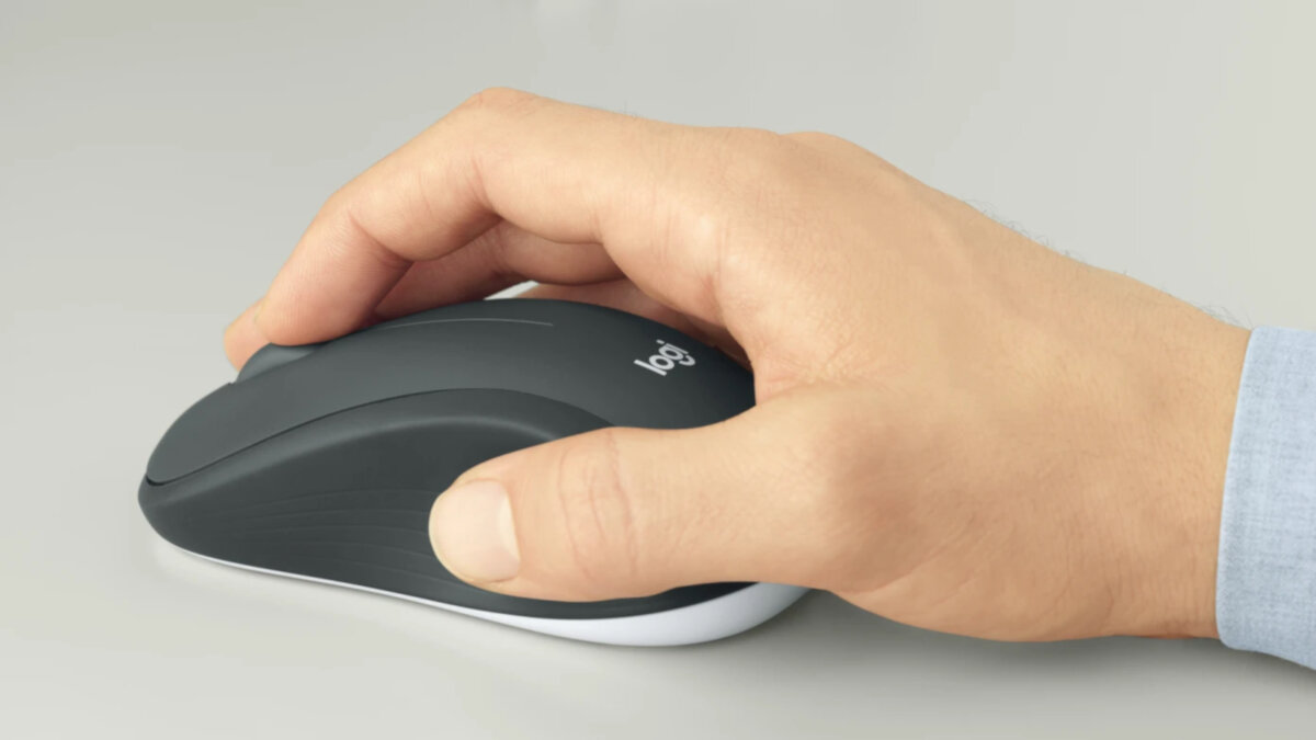 Klawiatura i mysz Logitech MK540 Advanced, grafika przedstawia ręke trzymającą myszkę