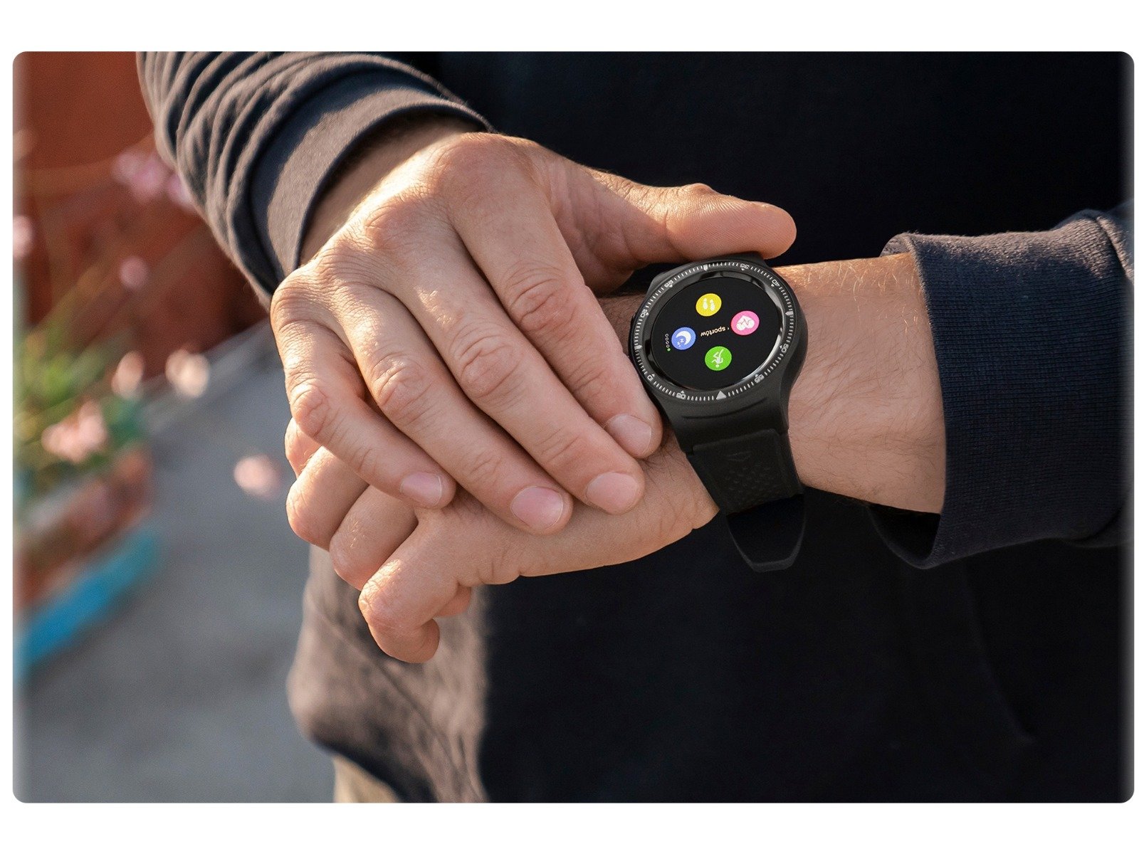 Smartwatch Overmax Touch 5.0 zegarek na ręce