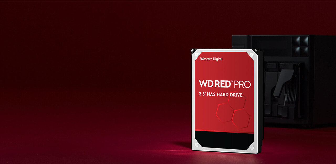 Dysk twardy WD Red Pro 6TB widok na czarnym tle