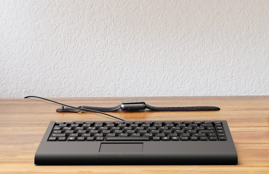 Klawiatura KeySonic ACK-540U+ USB leżąca na biurku