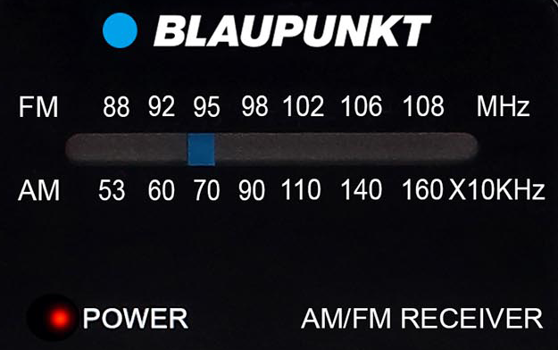 Radio Blaupunkt PR4BK zakres czarno-szare zbliżenie na wyświetlacz wskazujący zakres fal radiowych