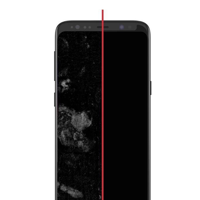 Szkło ochronne ZAGG InvisibleShield Glass Curve do Samsung Galaxy S9 porównanie wyczyszczonego szkła zagg ze szkłem innego producenta