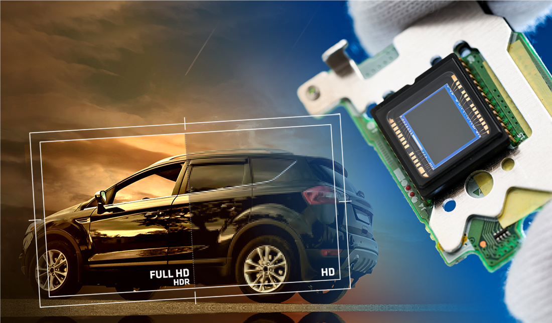 Wideorejestrator Xblitz Trust Full HD po prawej stronie zbliżenie na sensor, po lewej stronie samochód i porównanie jakości HD i Full HD
