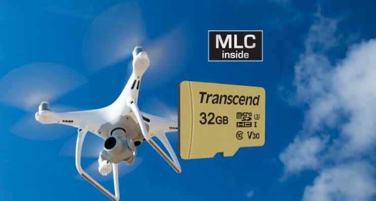 Karta pamięci Transcend microSDHC 500S 32GB widok karty na tle drona
