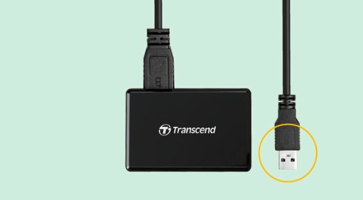 Czytnik kart pamięci Transcend RDF8 czarny czytnik i widok przewodu USB typu A