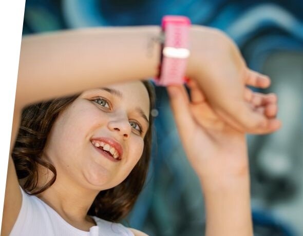 Smartwatch Garett Kids 4G niebieski widok od przodu na pasek