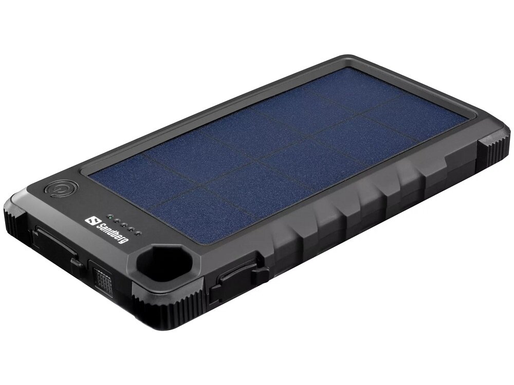 Powerbank Sandberg Outdoor Solar 10000 czarny pod skosem od frontu