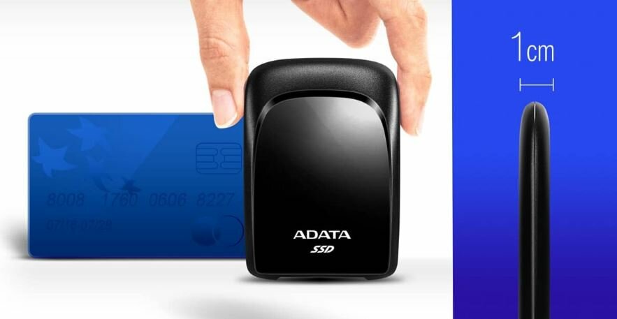 Dysk SSD Adata SC680 960GB ASC680-960GU32G2-CBK dysk między palcami dłoni