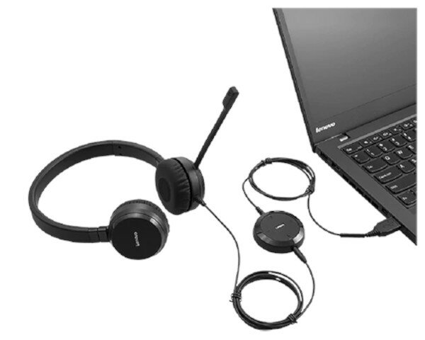 Słuchawki LENOVO Essential Stereo Analog widok na słuchawki podłączone do laptopa