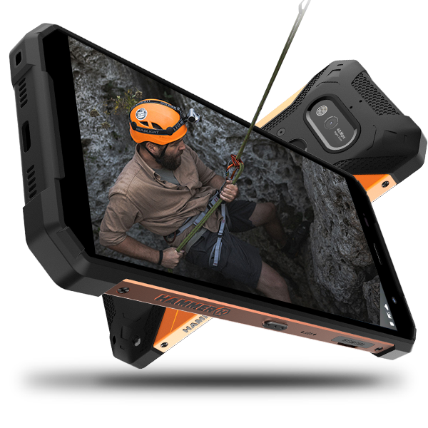 Smartfon MyPhone Hammer Explorer PRO Pomarańczowy widok na przód i tył dwóch telefonów w poziomie