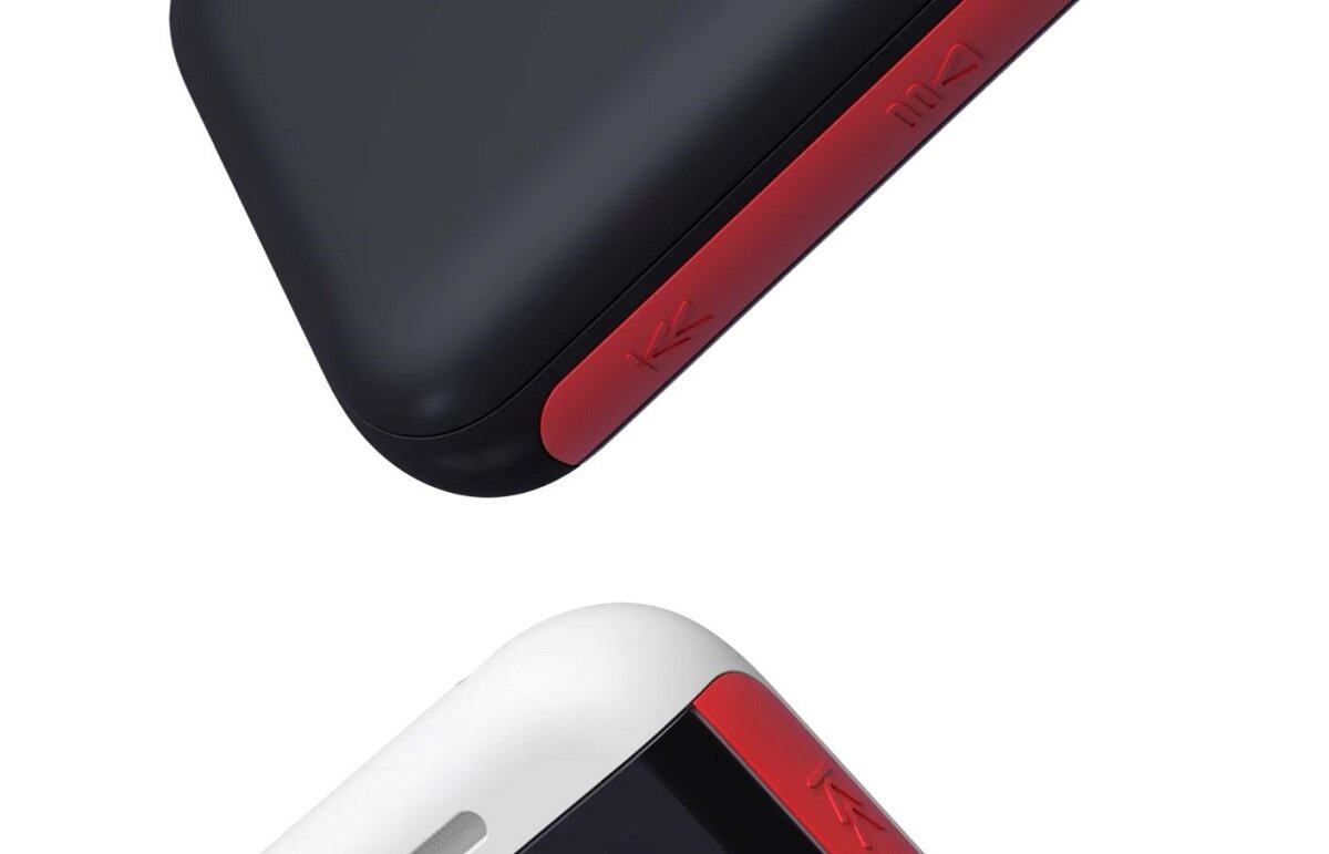 Telefon Nokia 5310 2020 TA-1212 czarno-czerwony widok na przyciski do sterowania muzyką