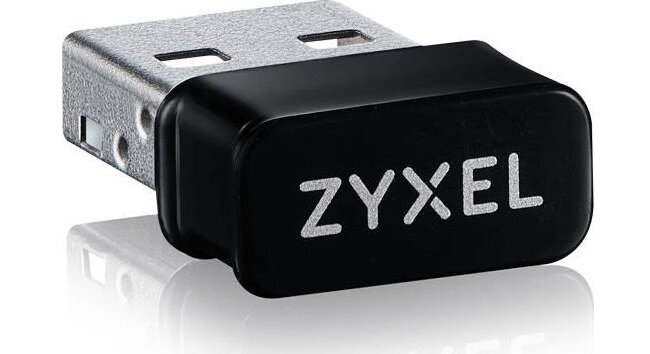 Adapter ZYXEL NWD6602 AC1200 Nano USB widok od tyłu pod lekkim kątem od lewej
