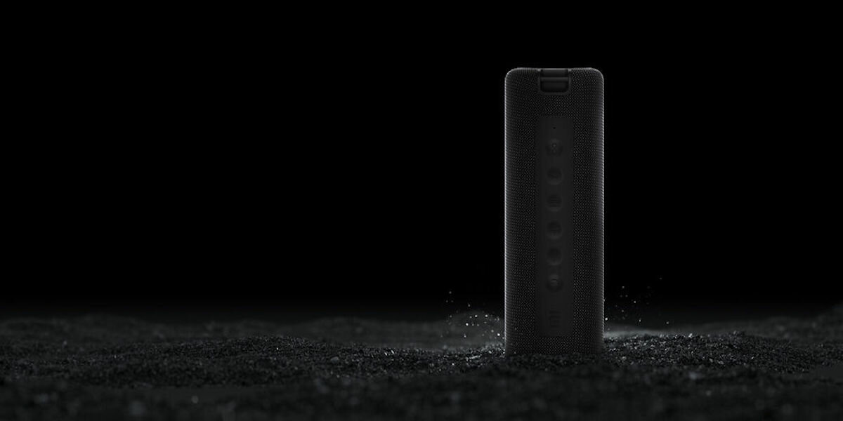 Głośnik bezprzewodowy Xiaomi Mi MDZ-36-DB niebieski stojący frontem na czarnym tle