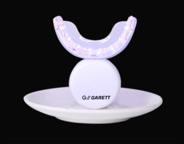 Lampa do wybielania zębów Garett Glamour Smile Charge widok od przodu na lampę w pionie