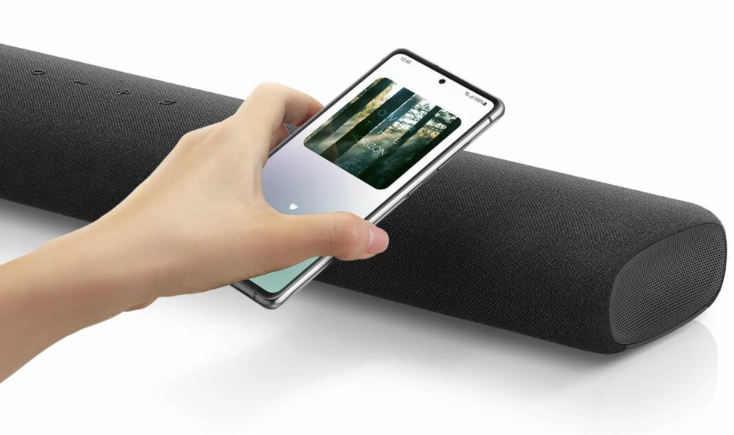 Soundbar Samsung HW-S60A/EN Acoustic Beam dotknięcie soundbara telefonem