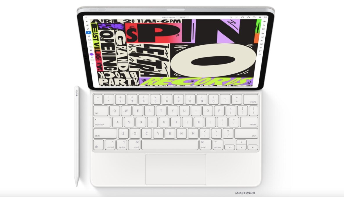 Tablet Apple iPad Pro MHNQ3FD/A 12.9 Wi‑Fi 2TB srebrny widok od góry na ipada z dodatkowymi akcesoriami
