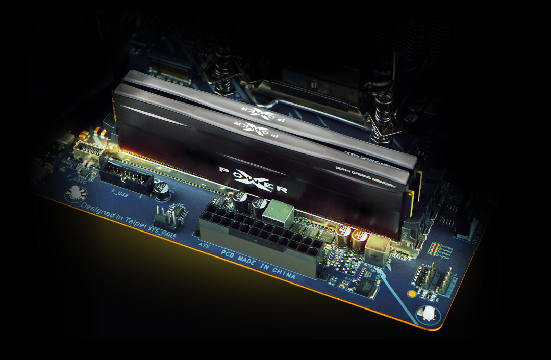Pamięć Silicon Power Zenith 16GB 3200MHz SP016GXLZU320FSC   dwie pamięci zamontowane w płycie głównej