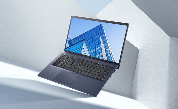 Laptop Asus ExpertBook B1 B1500 B1500CEAE-BQ0024T pod skosem w lewo